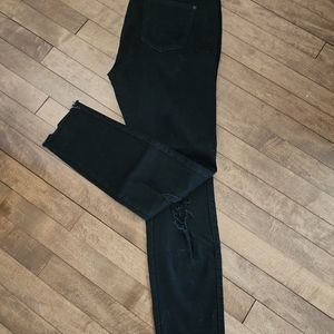 Judy Blue Distressed Black Denim 15/32